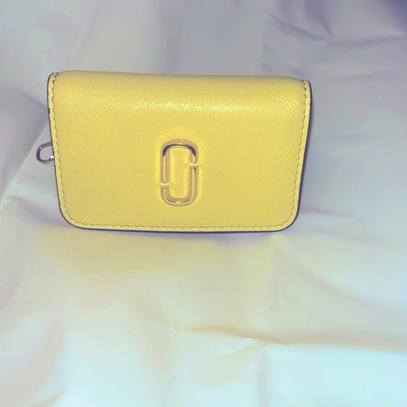 MARC JACOBS Pastel Yellow Tri-fold Keyring Wallet - Picture 3 of 10